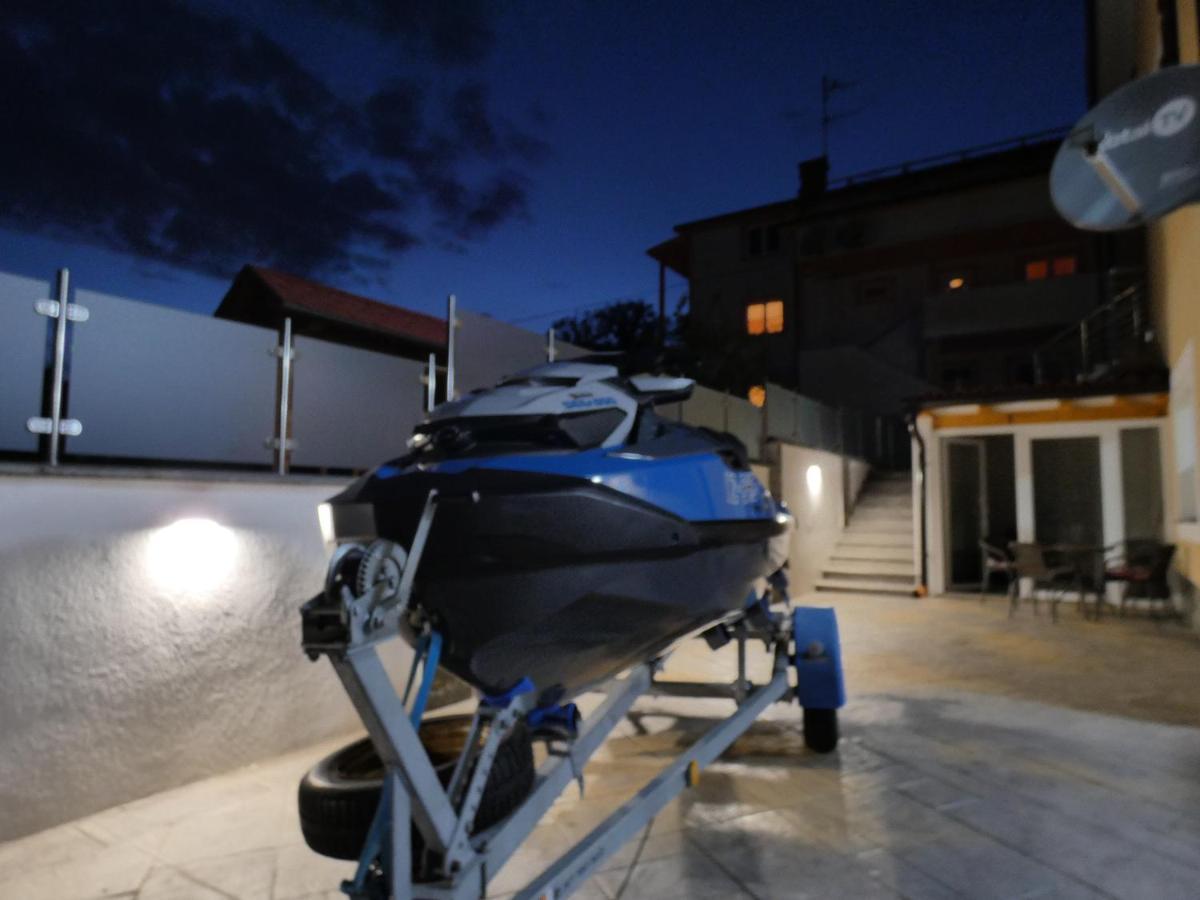 Apartment & Olive Oil Valuma Koper Exterior photo