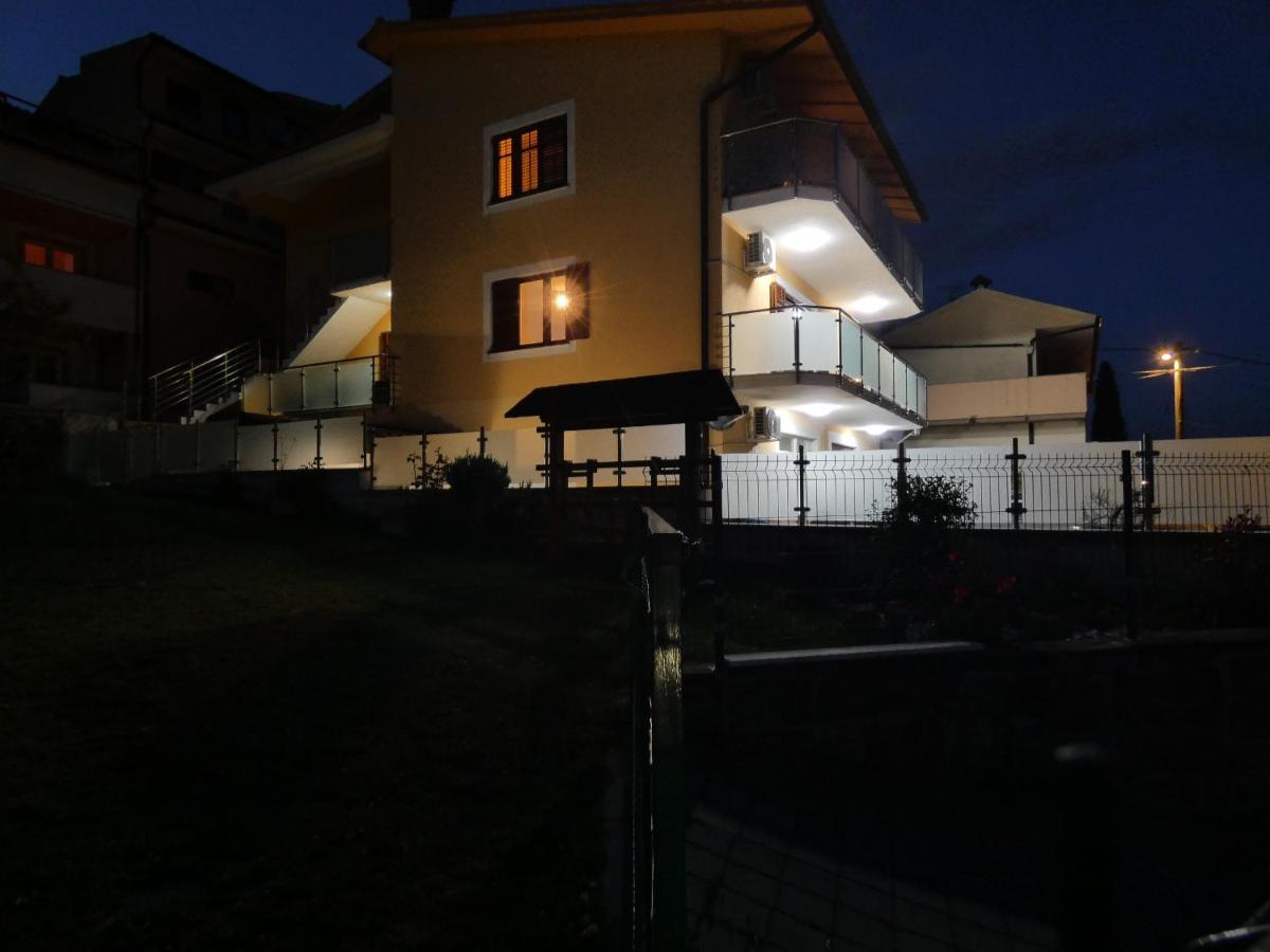 Apartment & Olive Oil Valuma Koper Exterior photo
